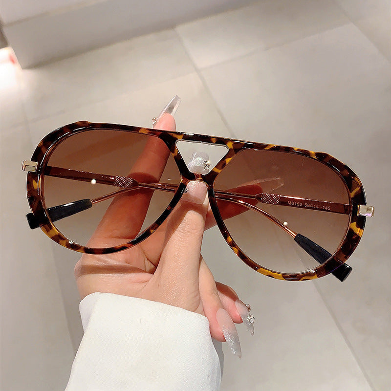 đ„ VENTE FLASH 2026 â 50% DE RĂDUCTION ! Seulement 19,99 ⏠âšâĄ 50K+ VENDUS ! đ¶ïž Lunettes de Soleil dâĂtĂ© RĂ©tro â Grande Monture, Protection UV SupĂ©rieure, Verres Haute DĂ©finition & LĂ©gĂšres â IdĂ©ales pour la Plage, la Piscine et les ActivitĂ©s en Plein A