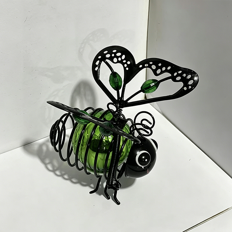 🐝 PROMO LIMITÉE 50% DE RÉDUCTION ! ☀️ Suspension Solaire Abeille Lumineuse – Ailes en Cœur, Métal, Résistant aux Intempéries 🌸