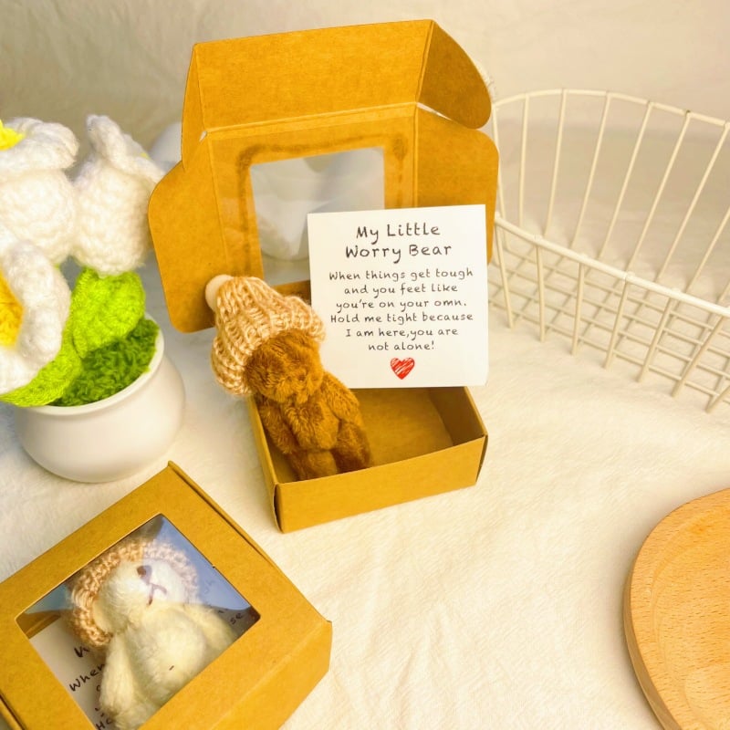 🧸 50% DE RÉDUCTION! 🎁 Mini Ours en Peluche Main avec Bonnet Amovible – Doux, réconfortant & compagnon de poche – Cadeau idéal pour petits et grands 💕