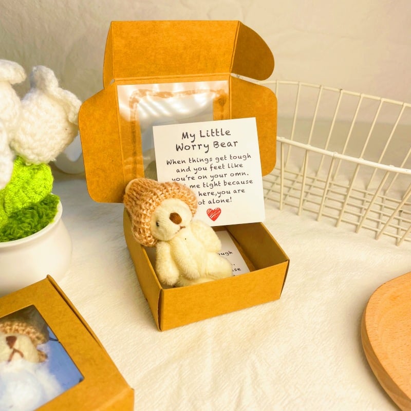 🧸 50% DE RÉDUCTION! 🎁 Mini Ours en Peluche Main avec Bonnet Amovible – Doux, réconfortant & compagnon de poche – Cadeau idéal pour petits et grands 💕