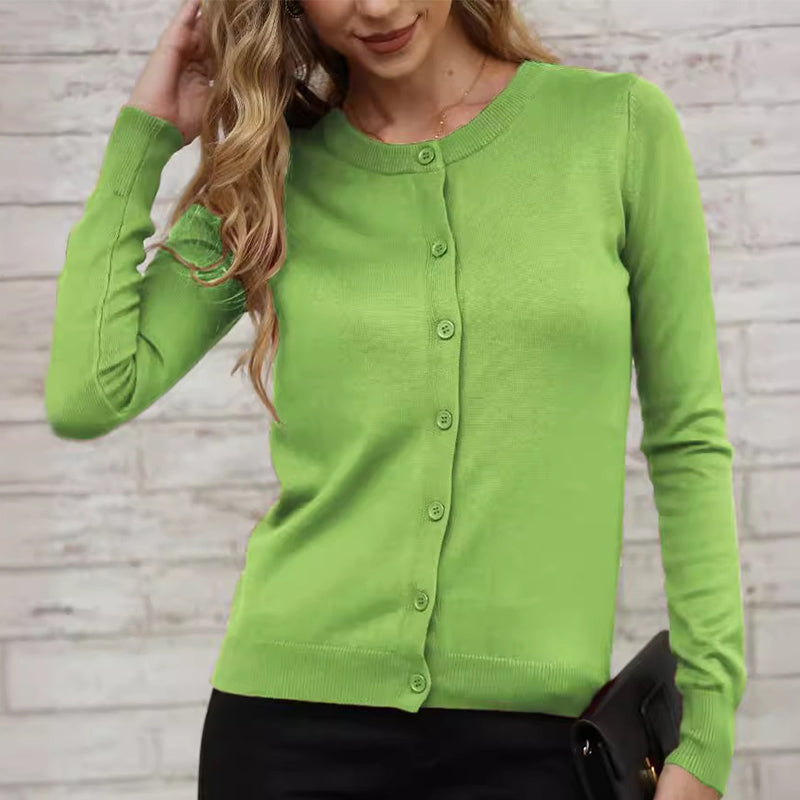 🧥 50% DE RÉDUCTION 🌸 Cardigan classique col rond pour femme – Maille douce & coupe intemporelle – Parfait pour le printemps, l’automne ou un look superposé – confortable et polyvalent ✨🌿