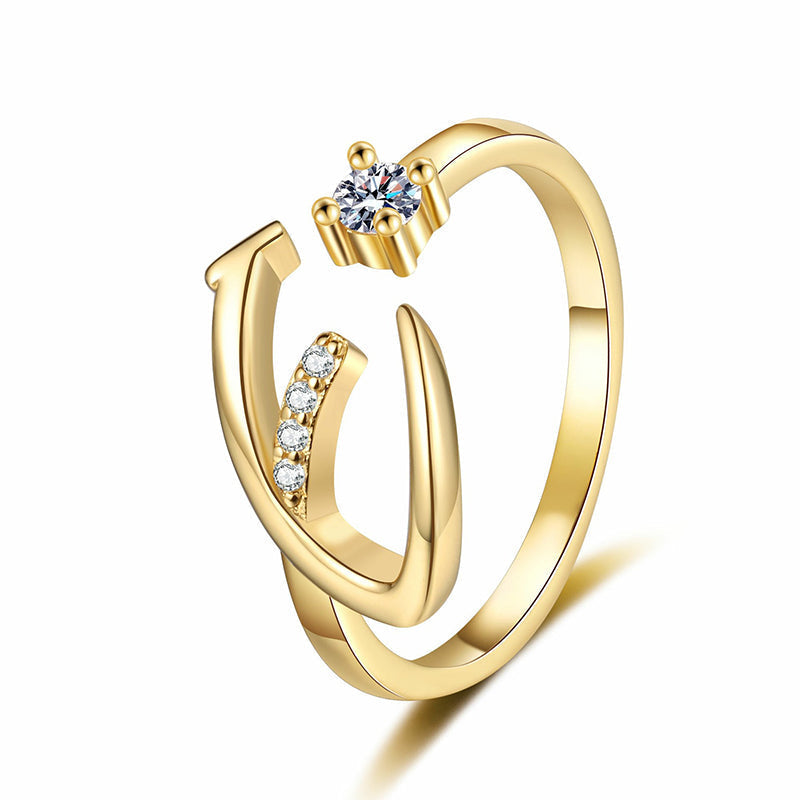 💍 50% DE RÉDUCTION ! ⏳ Bague Initiale Scintillante Ajustable – Cristaux Synthétiques, Finition Polie & Anneau Ouvert – Personnalisable, Chic et Confortable – Parfaite en Cadeau ou au Quotidien ✨💖🌿