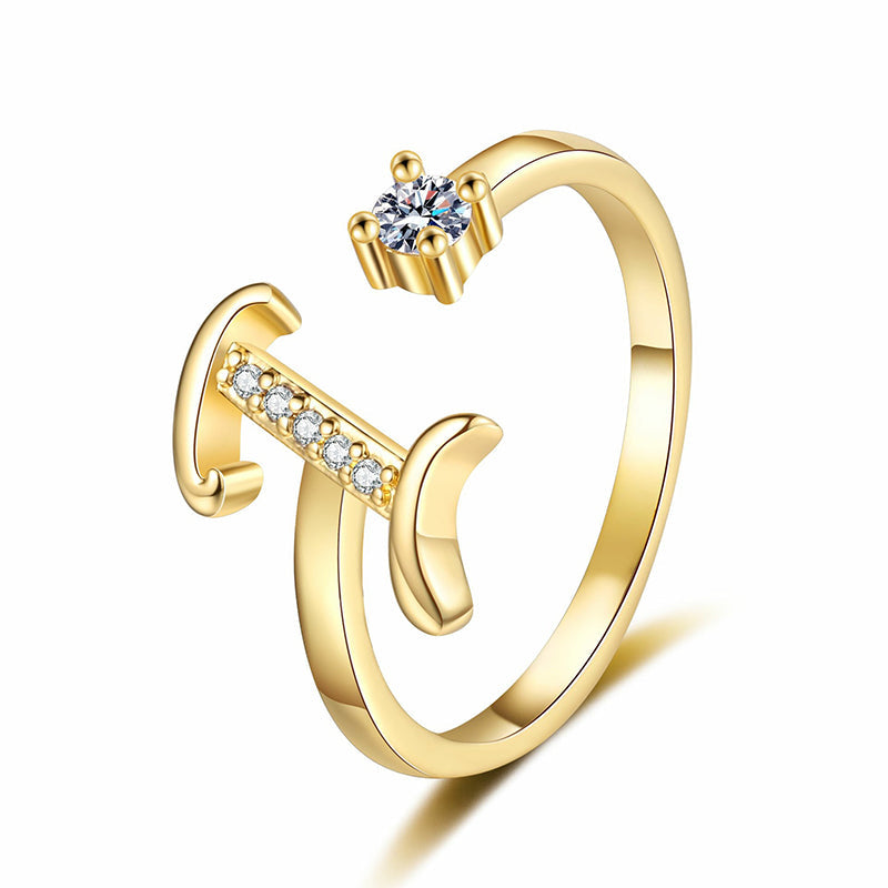 💍 50% DE RÉDUCTION ! ⏳ Bague Initiale Scintillante Ajustable – Cristaux Synthétiques, Finition Polie & Anneau Ouvert – Personnalisable, Chic et Confortable – Parfaite en Cadeau ou au Quotidien ✨💖🌿