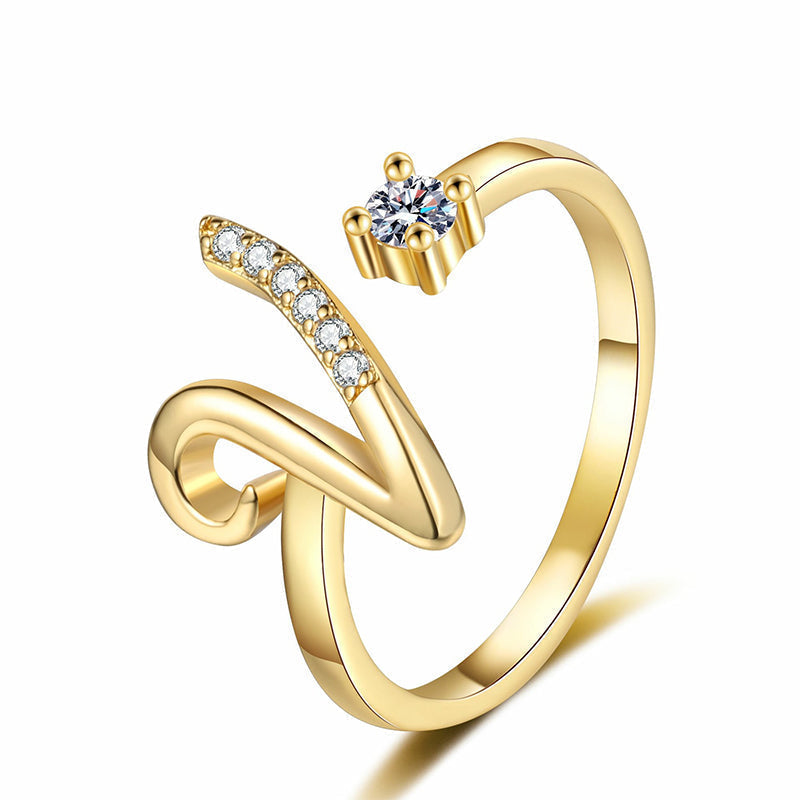 💍 50% DE RÉDUCTION ! ⏳ Bague Initiale Scintillante Ajustable – Cristaux Synthétiques, Finition Polie & Anneau Ouvert – Personnalisable, Chic et Confortable – Parfaite en Cadeau ou au Quotidien ✨💖🌿
