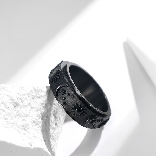 ✨ 50% DE RÉDUCTION ! 💍 Bague Rotative Anti-Stress Soleil Lune Étoiles – Métal de Qualité – 360° & Hypoallergénique for Couple