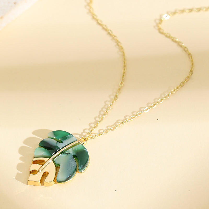 🍃‑50 % MAINTENANT ! ✨Collier pendentif feuille tendance – Motif feuille délicat, léger et élégant – Parfait pour le quotidien et un style inspiré de la nature 🌿