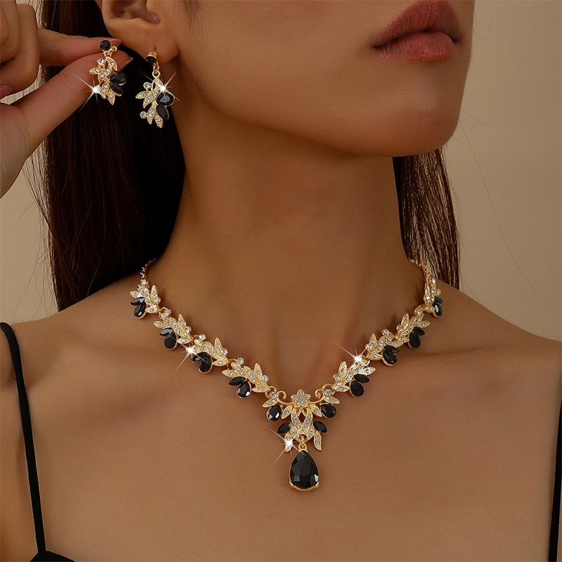 💎 50% DE RÉDUCTION ! ✨ Parure Collier & Boucles d’Oreilles Pendentif Goutte Scintillant – Alliage + Strass – 52 cm & 3,5 cm for Mariage & Soirée
